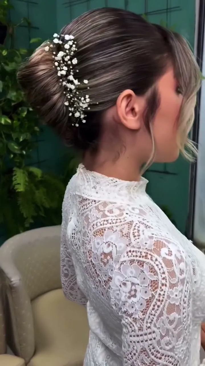Coque baixo com mosquitinhos, visto de lado